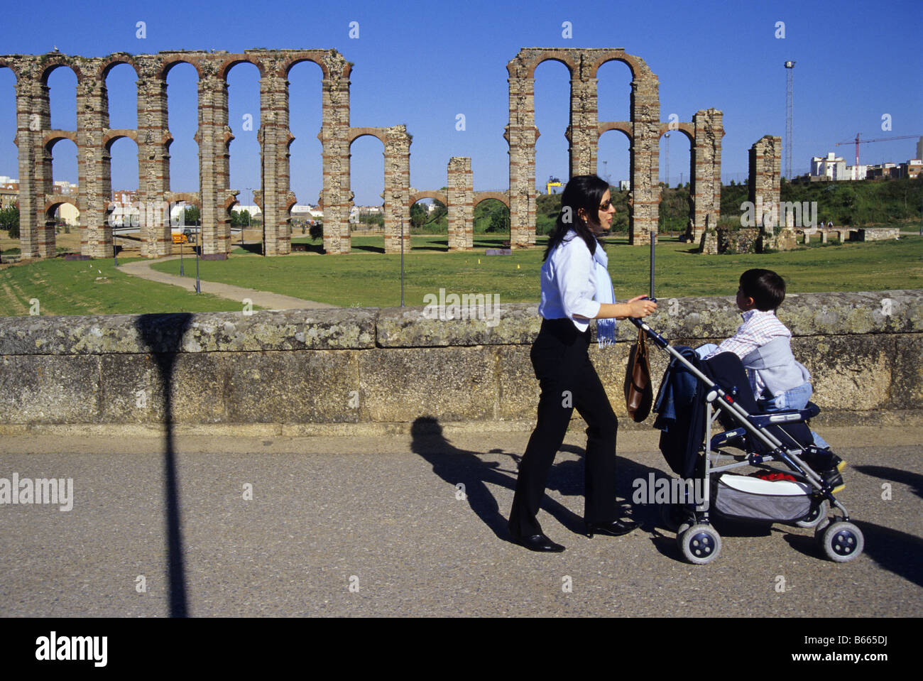Milagros roman aqueduct MERIDA Badajoz Extremadura Spain Stock Photo
