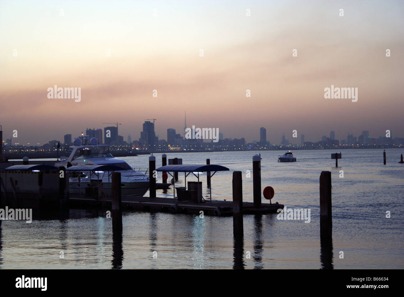 Kuwait coast Stock Photo Alamy