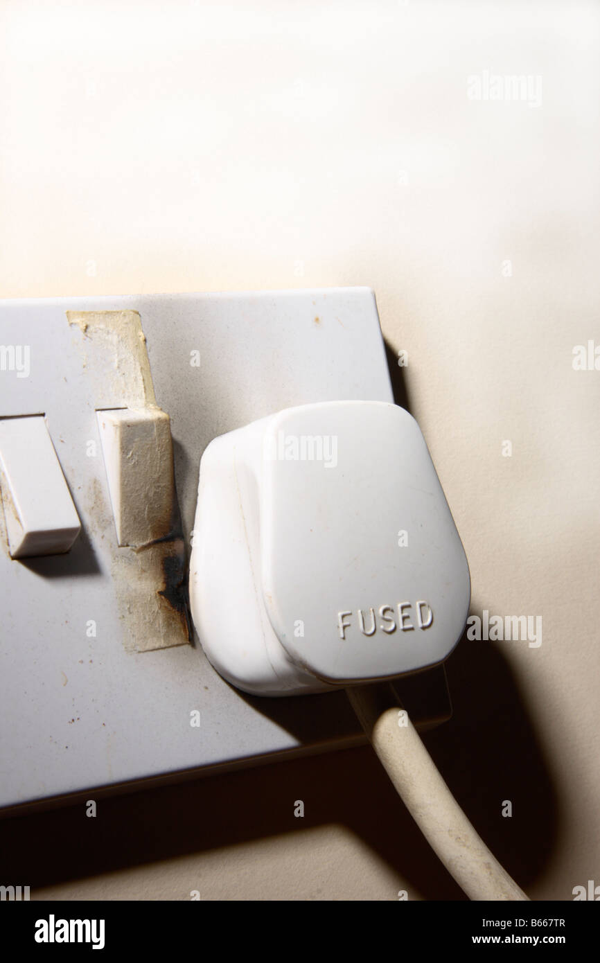 Dangerous british plug socket hires stock photography and images Alamy