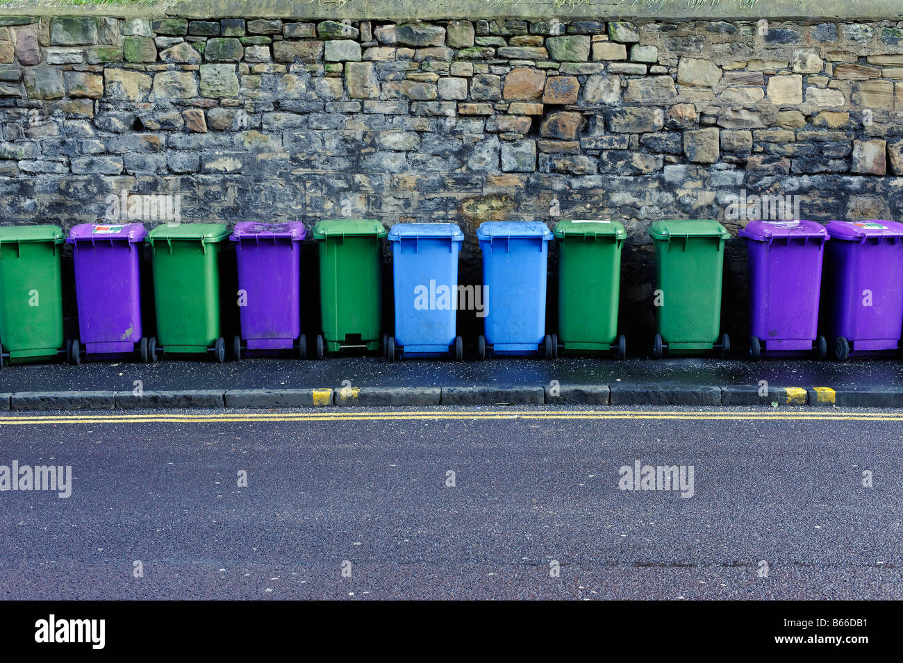Wheelie bins recycling bins hi-res stock photography and images - Alamy