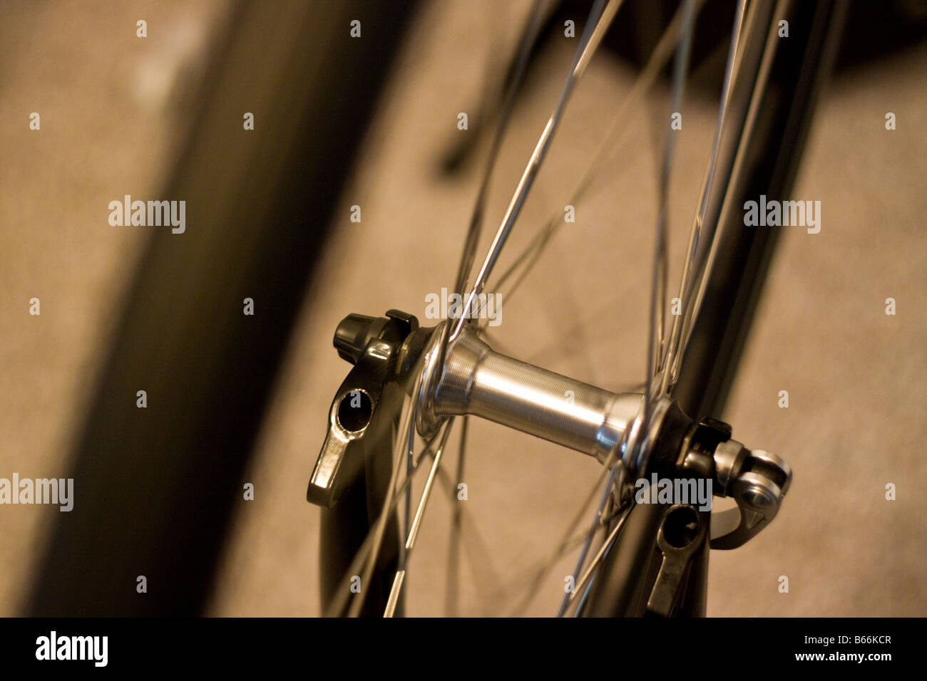 Spinning bike wheel axle hires stock photography and images Alamy