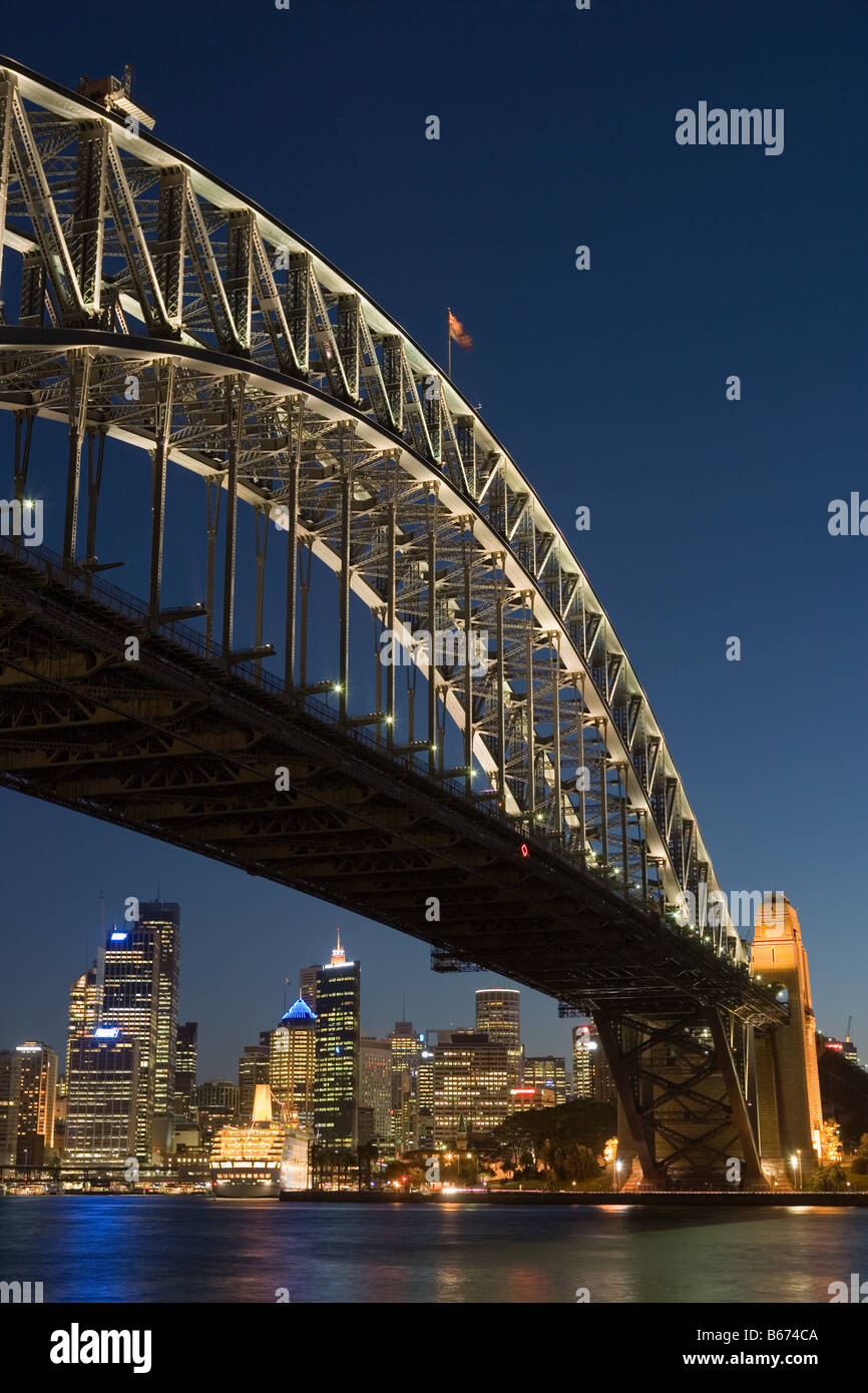 Sydney harbour bridge and skyline at nigh Stock Photo - Alamy