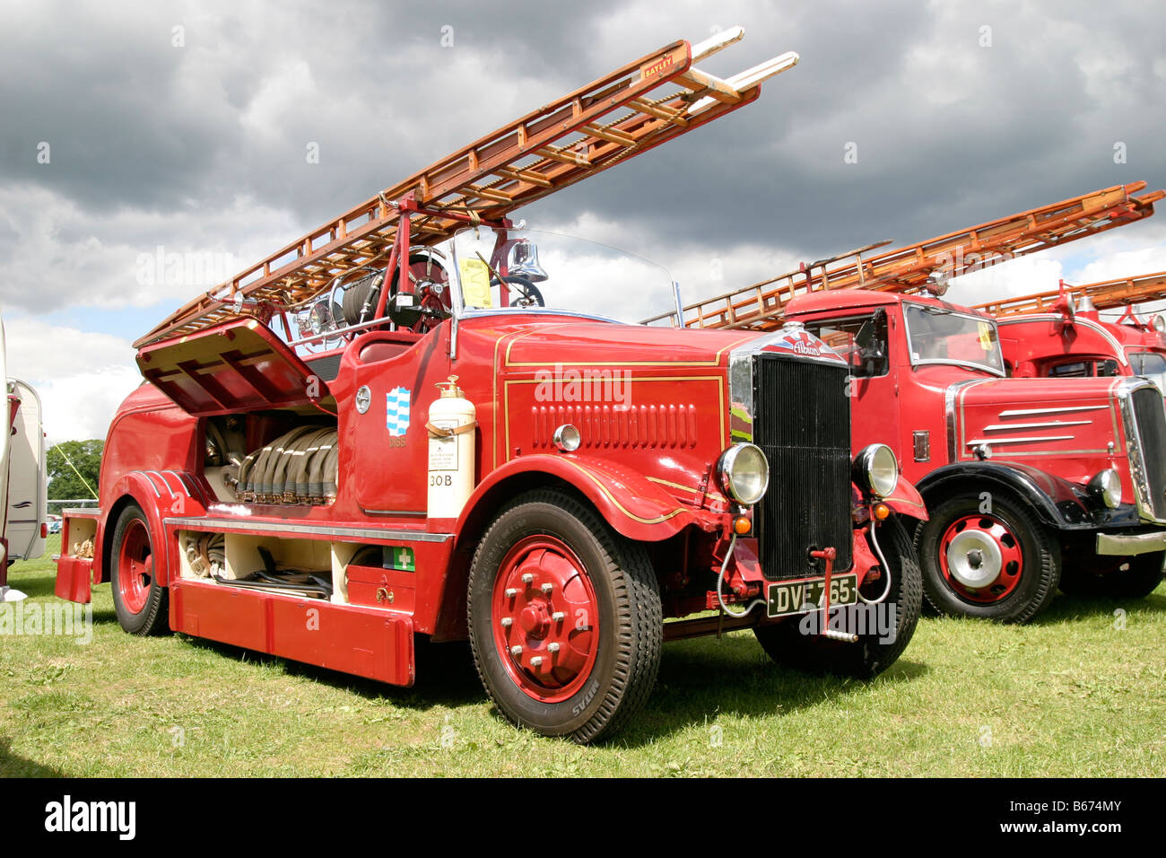 https://c8.alamy.com/comp/B674MY/a-vintage-fire-appliance-at-a-steam-rally-B674MY.jpg