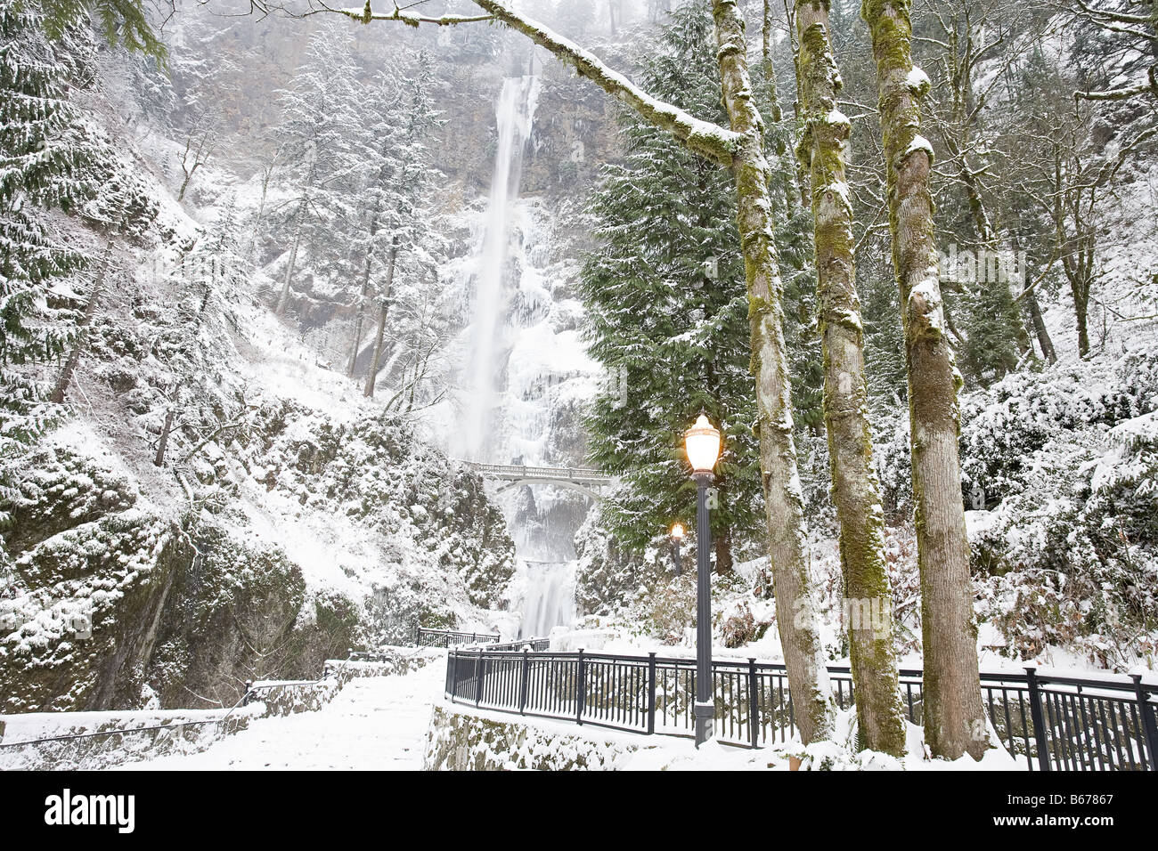 Snow at multnomah falls Stock Photo Alamy