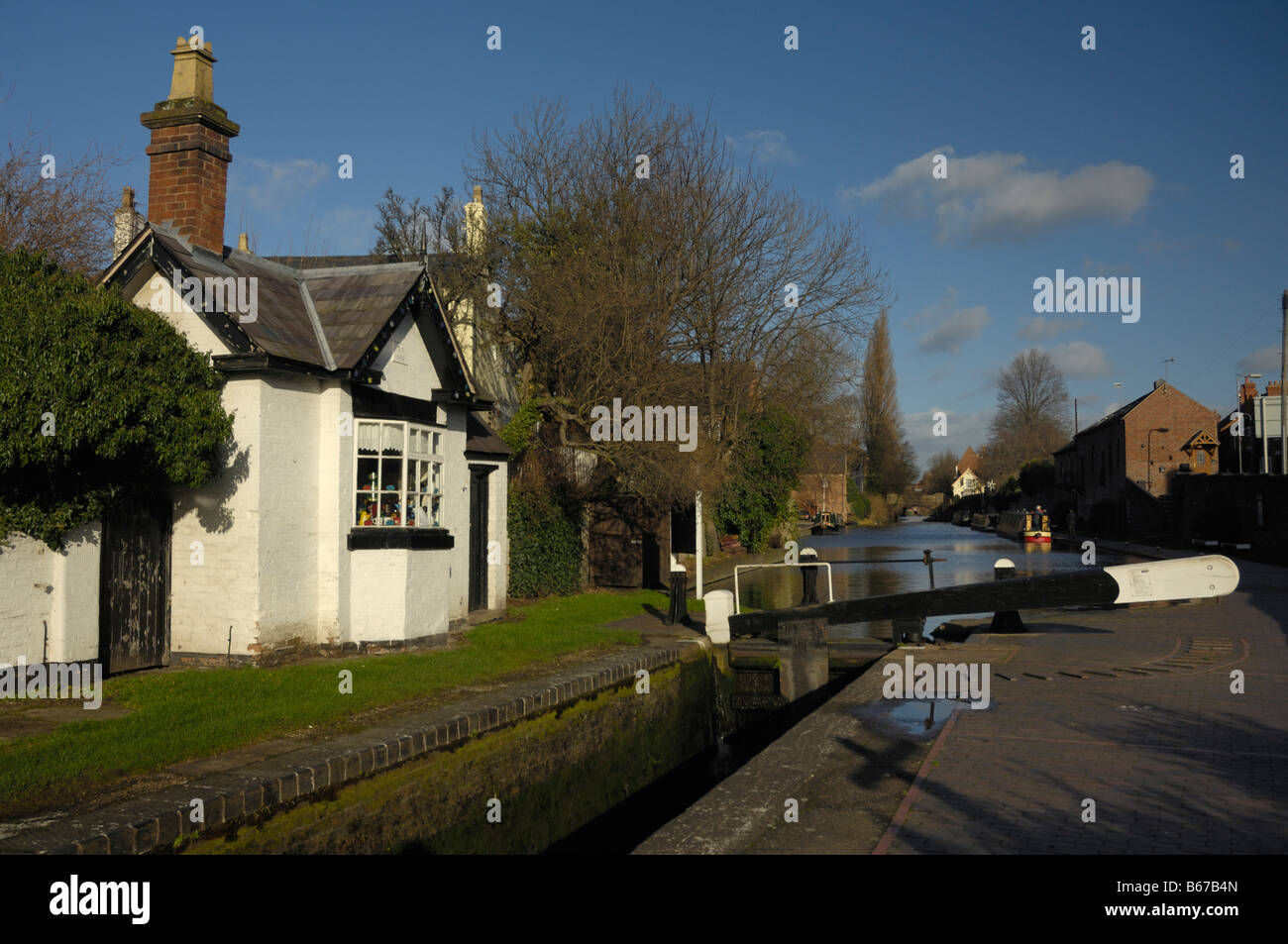 Lock and canalside cottages on the Staffordshire and Worcestershire