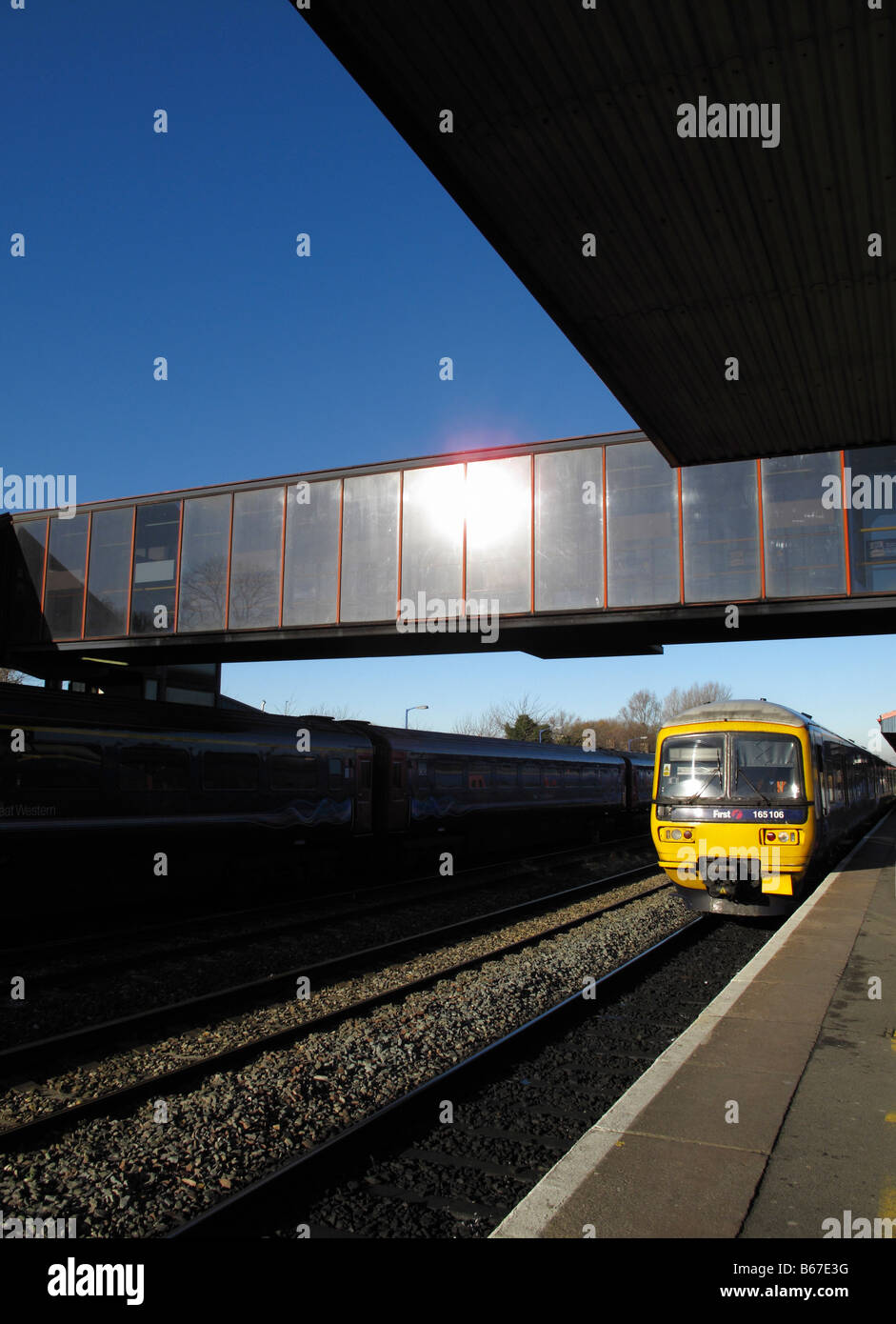 Commuter train at Oxford Station Stock Photo Alamy