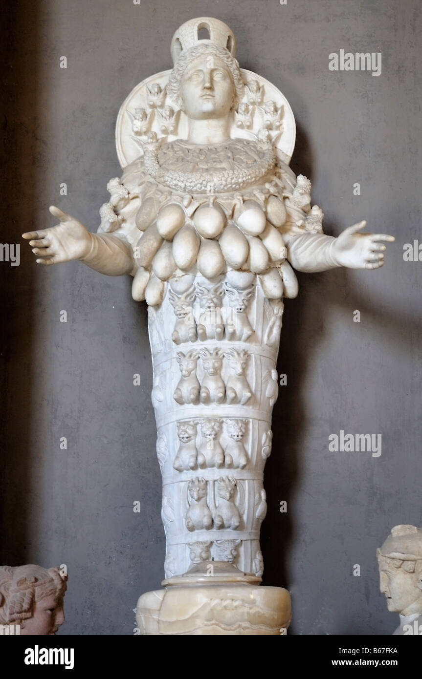 statue-of-the-goddess-astarte-in-the-vatican-museum-in-rome-italy-B67FKA.jpg