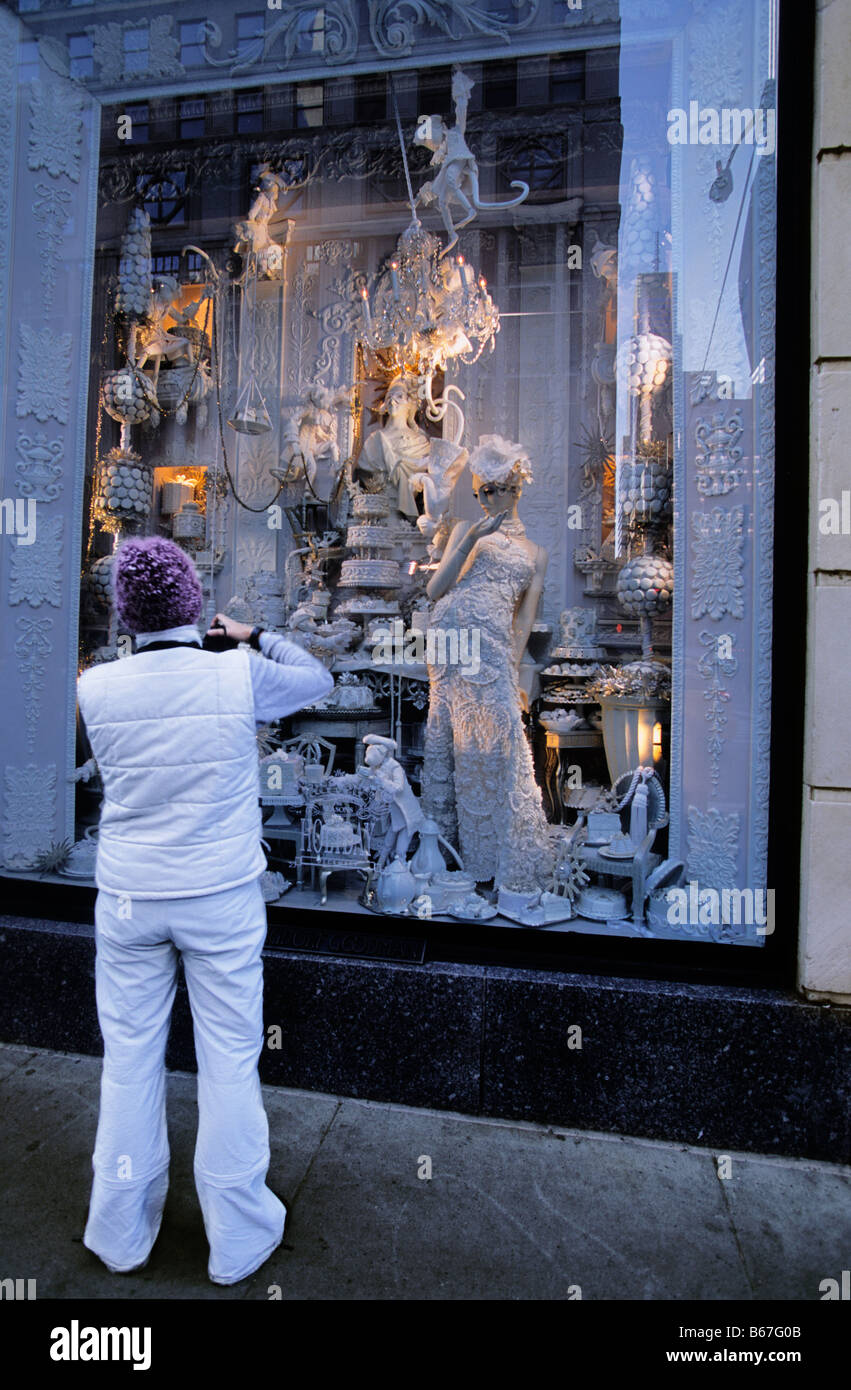 Louis Vuitton Christmas Window Displays on 5th Avenue Editorial Stock Photo  - Image of culture, landmark: 196079208