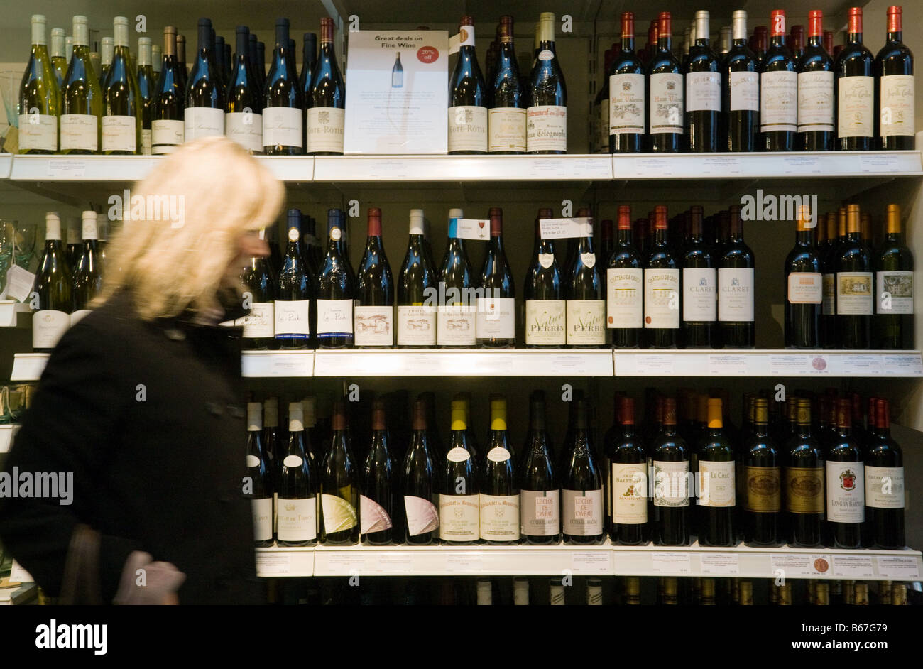 Buying alcohol supermarket uk hires stock photography and images Alamy