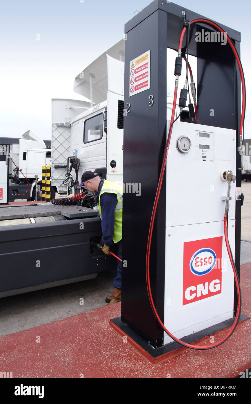 CNG pump with operator refuelling truck Stock Photo Alamy