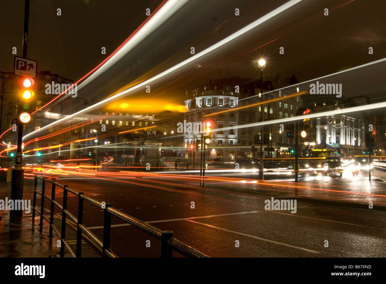 Trafalgar Square at night Stock Photo - Alamy
