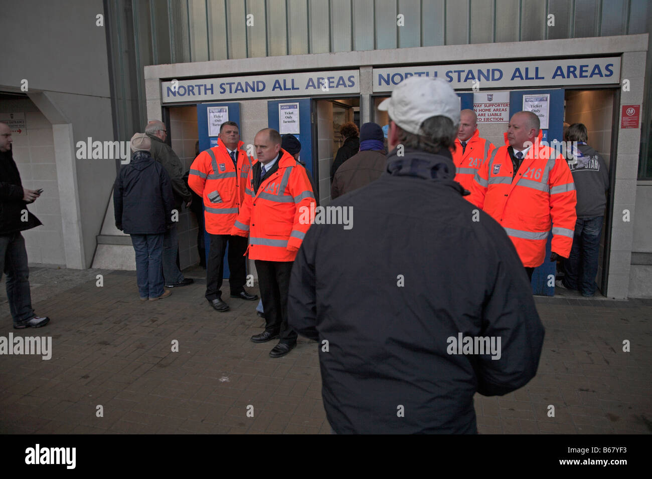 Soccer stewards hi-res stock photography and images - Alamy