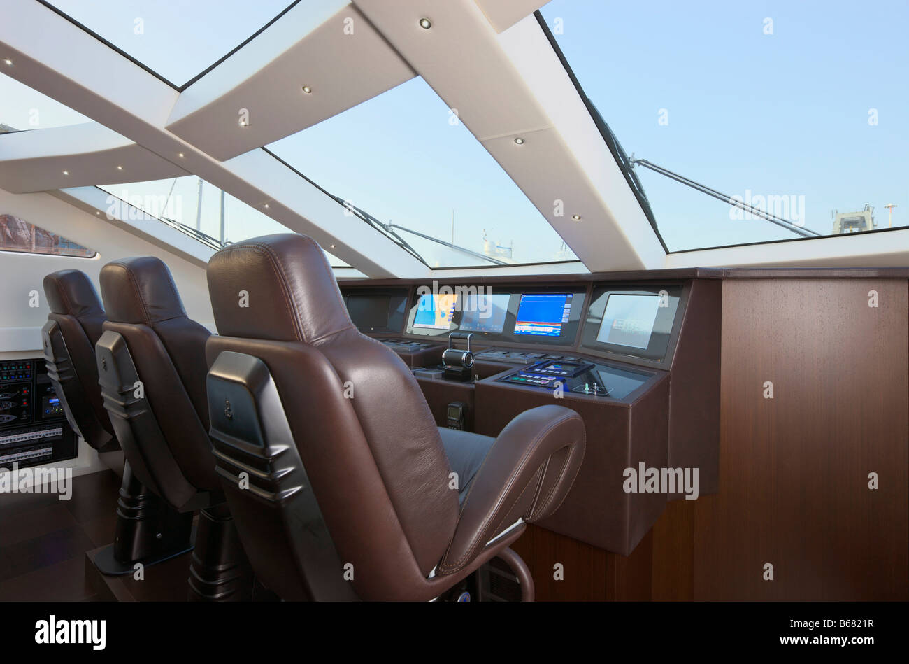 Boat Cockpit High Resolution Stock Photography and Images Alamy