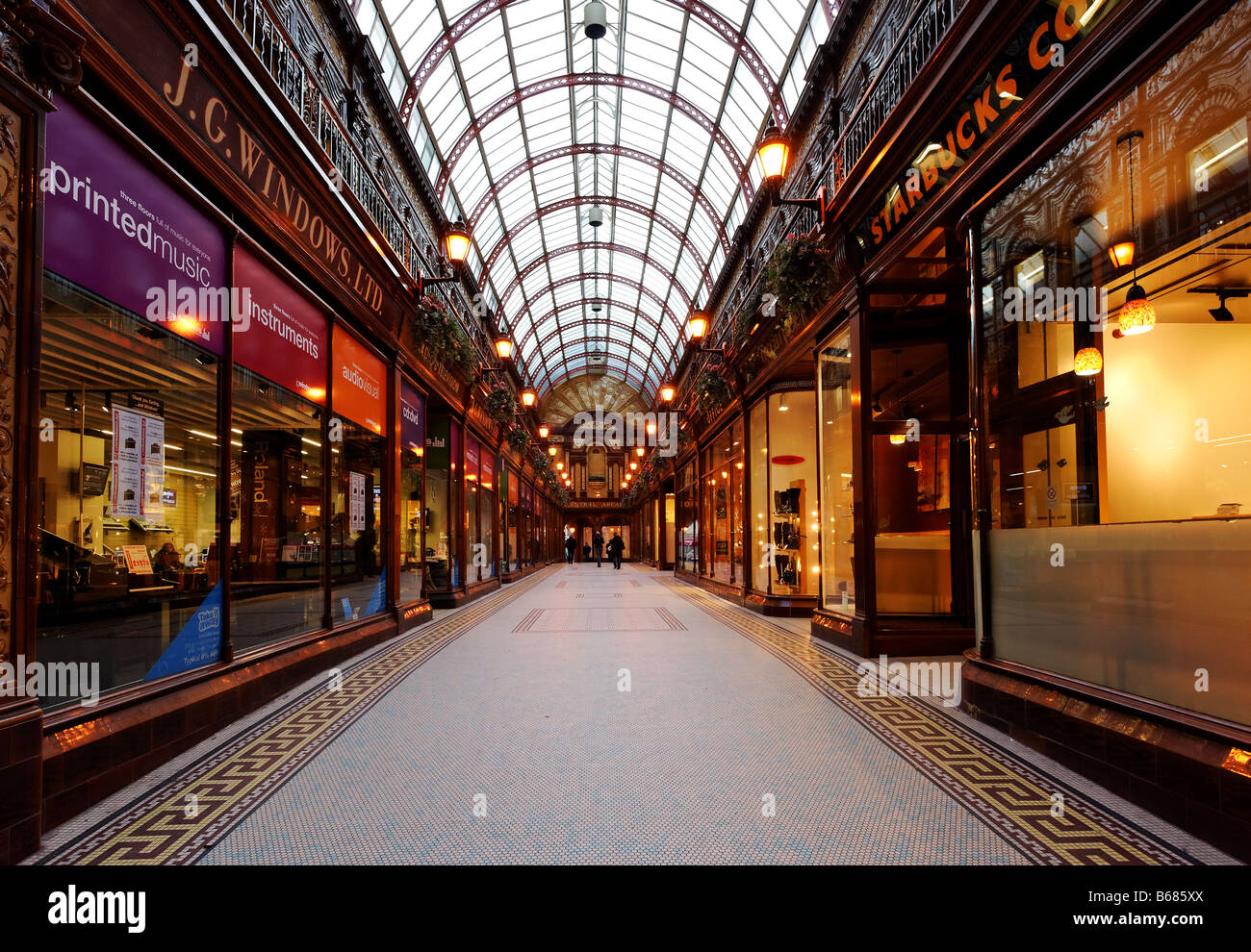 Quiet Edwardian shopping arcade in Newcastle-upon-Tyne Stock Photo