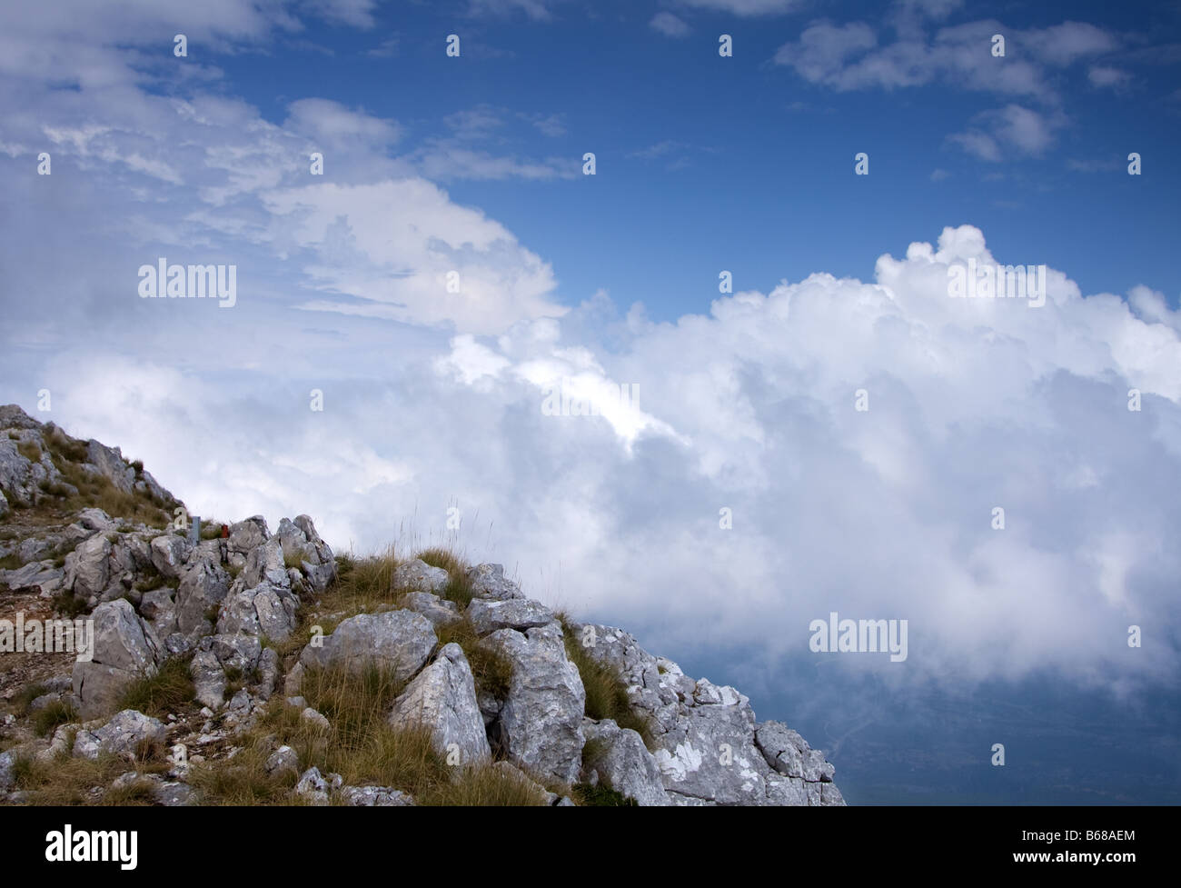 High rocky mountain rocks hi-res stock photography and images - Alamy