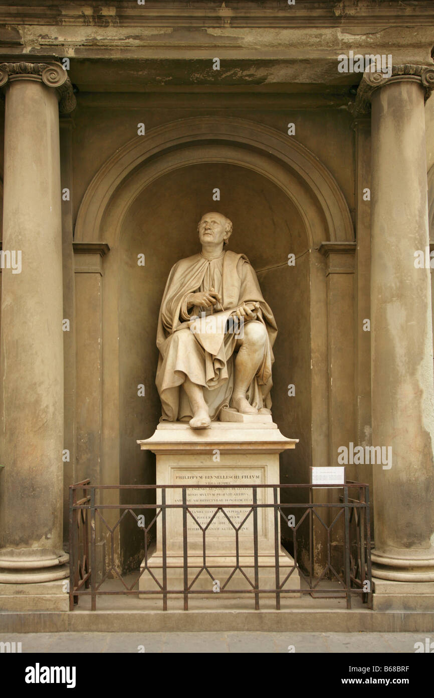 Statue of Filippo Brunelleschi, architect of the Duomo, in the Piazza del Duomo, Florence, Italy. Stock Photo