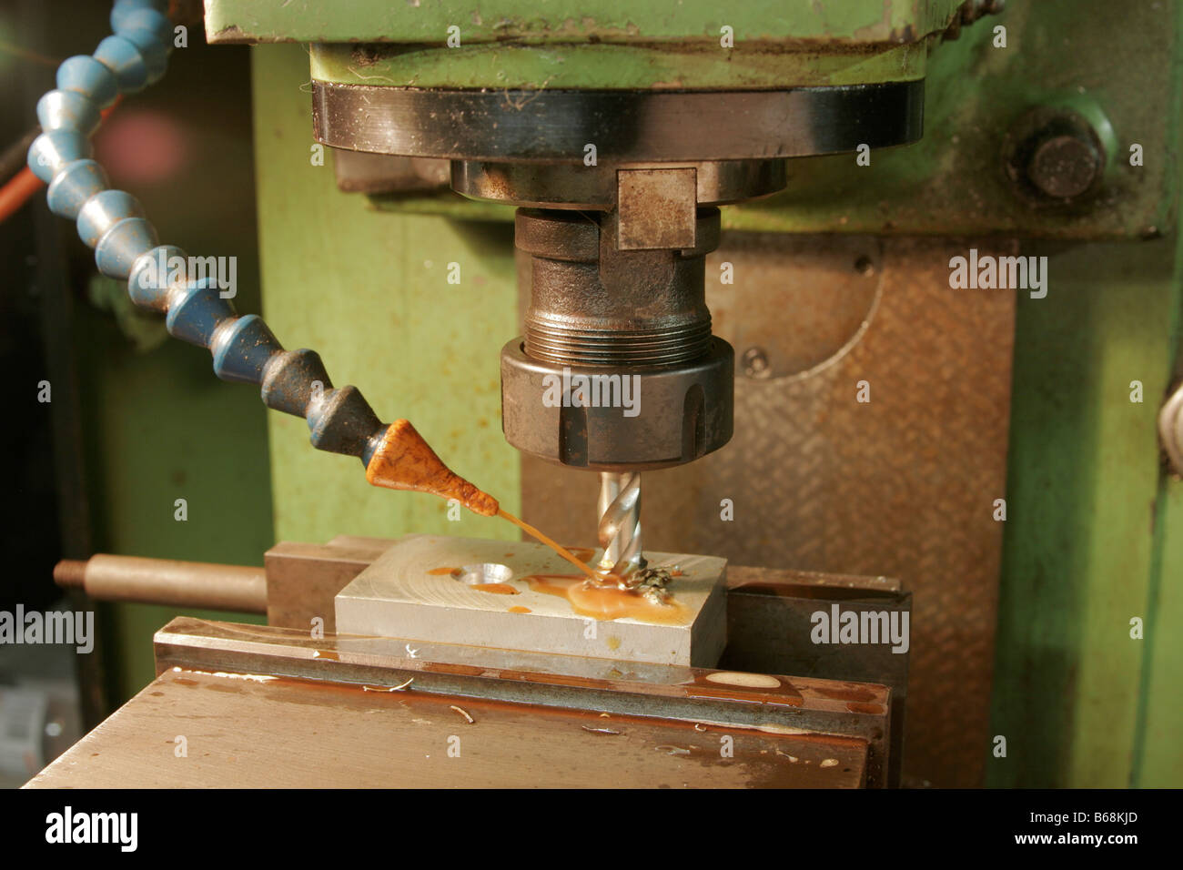 Horizontal tapping machine hires stock photography and images Alamy