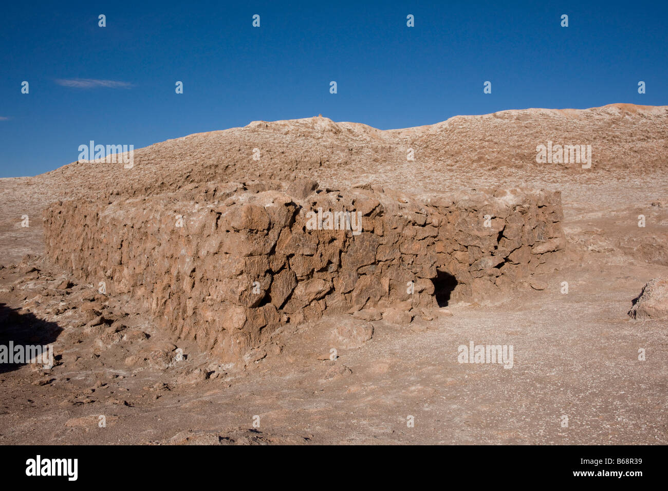 Ruins of salt miners habitation, Valle de la Luna (Valley of the Moon), Atacama, Chile Stock Photo