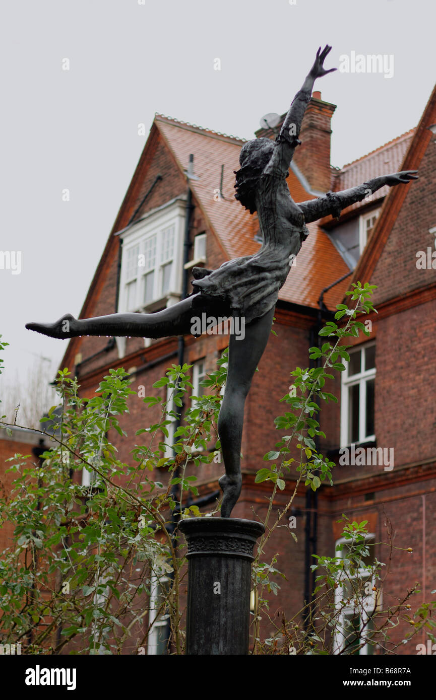 Bronze statue of a ballet dancer, London, England, UK. Stock Photo