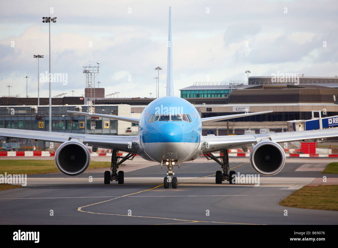 Passenger Commercial Airliner Stock Photo - Alamy