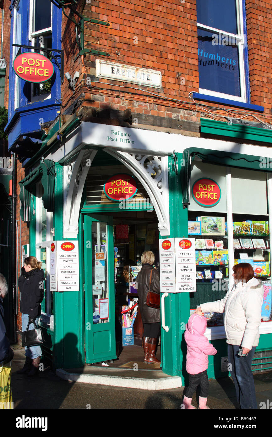 Bailgate post office in lincoln hires stock photography and images Alamy