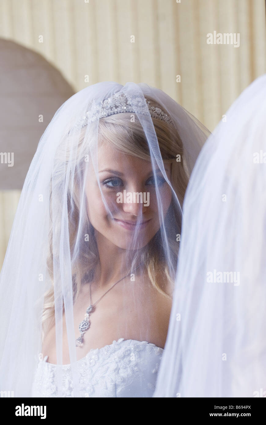 do brides have to wear a veil