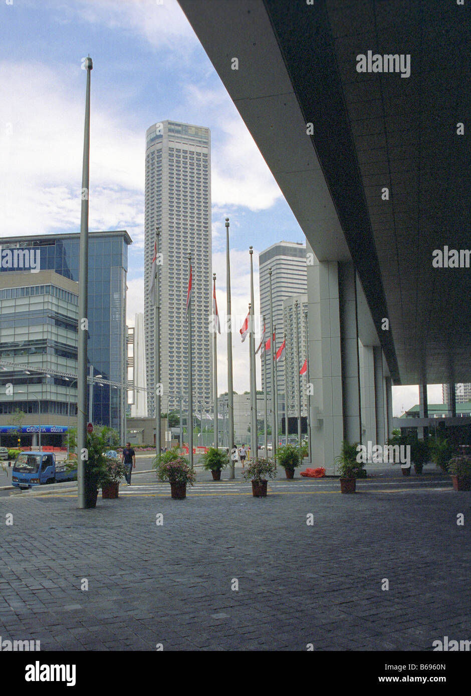 raffles-boulevard-singapore-B6960N.jpg