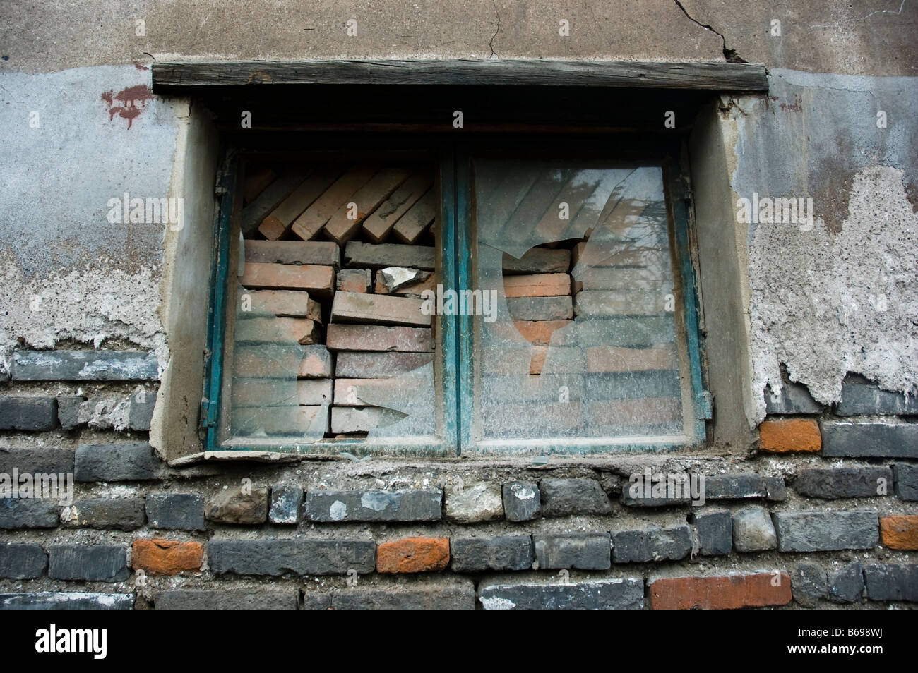walled in window Stock Photo - Alamy