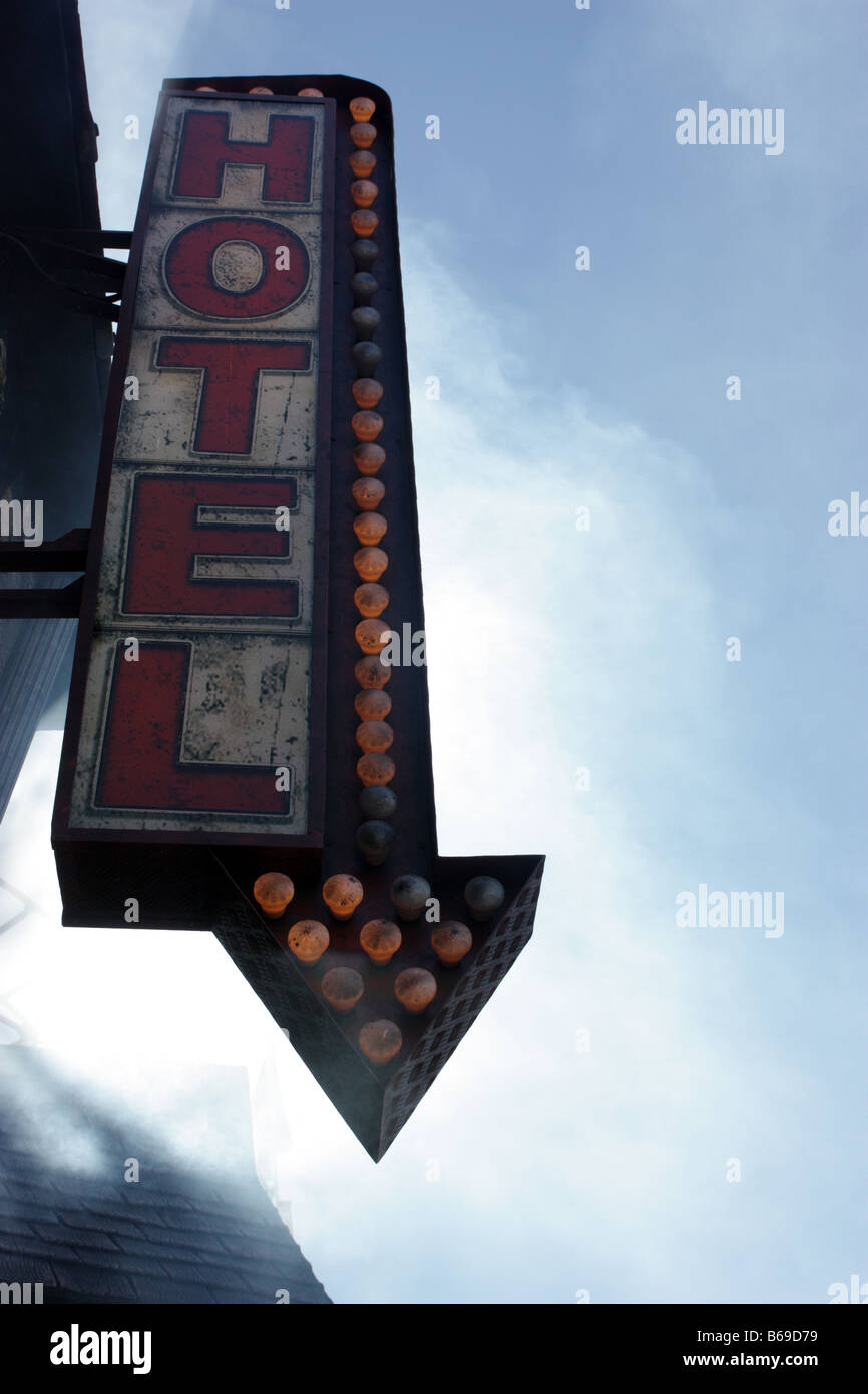 SIGN ON THE OUTSIDE OF A RUNDOWN HOTEL VERTICAL BDA11325 Stock Photo