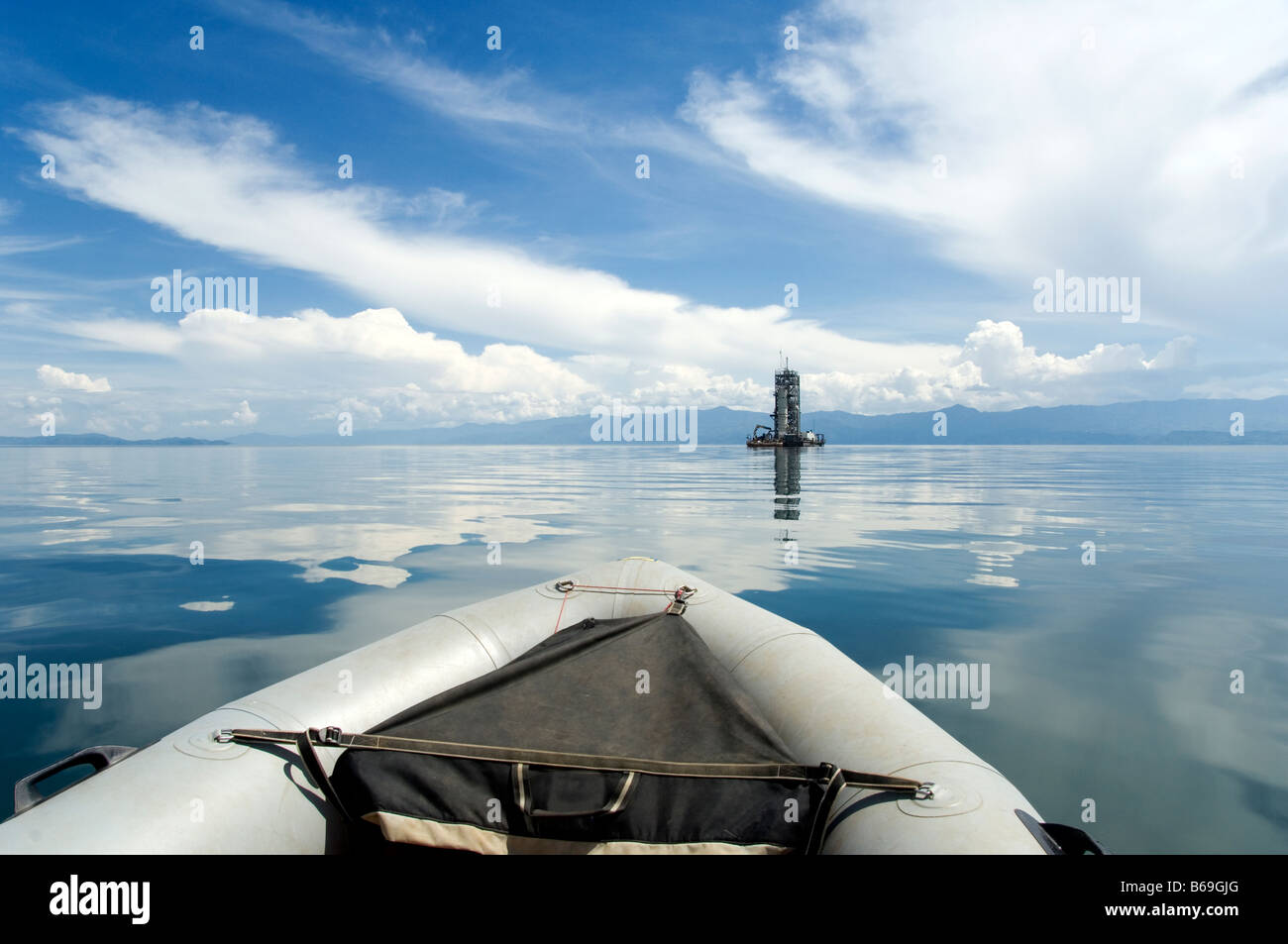 Floating platform lake hi-res stock photography and images - Page 2 - Alamy