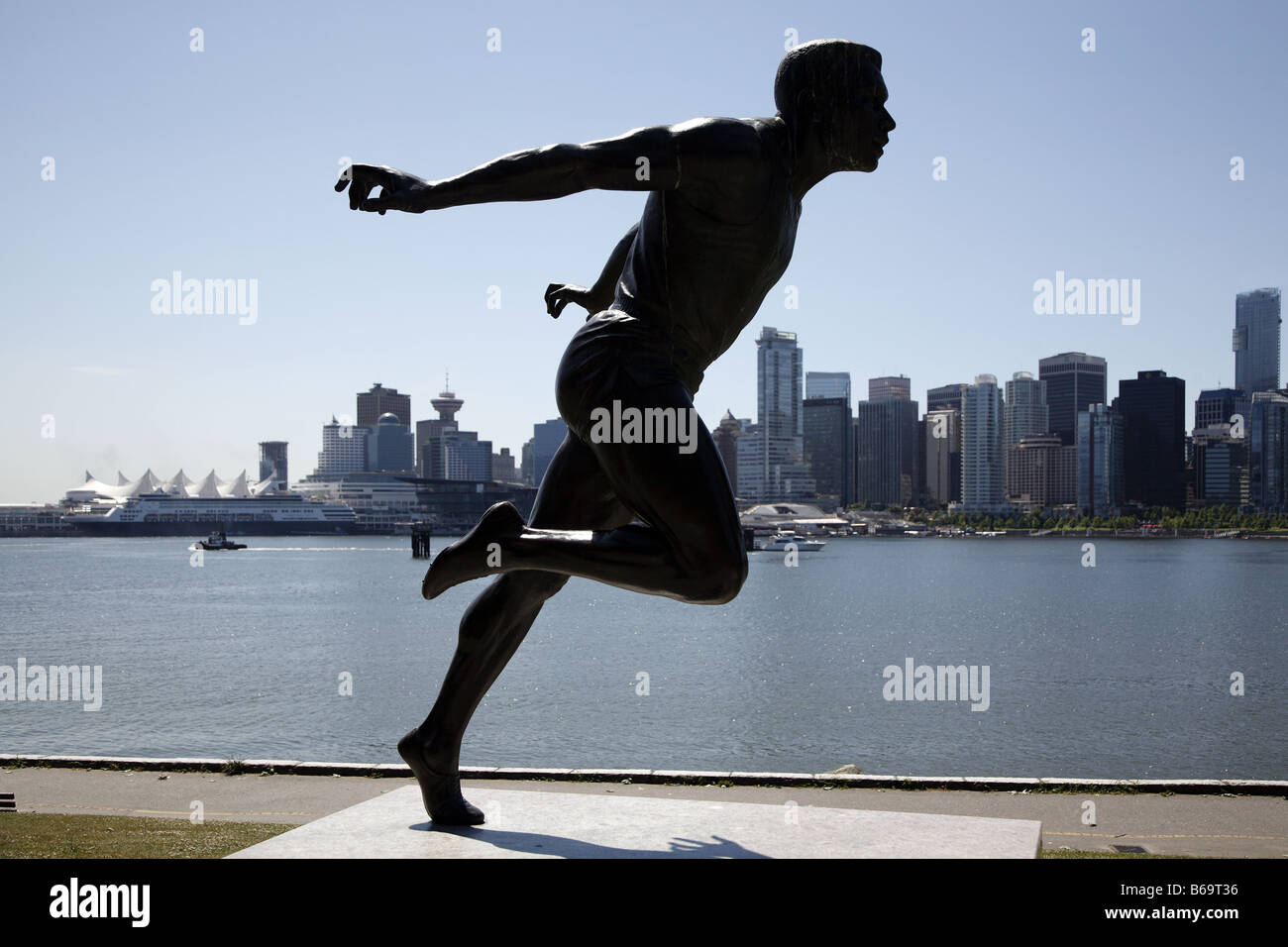 Harry winston statue stanley park hi-res stock photography and images ...