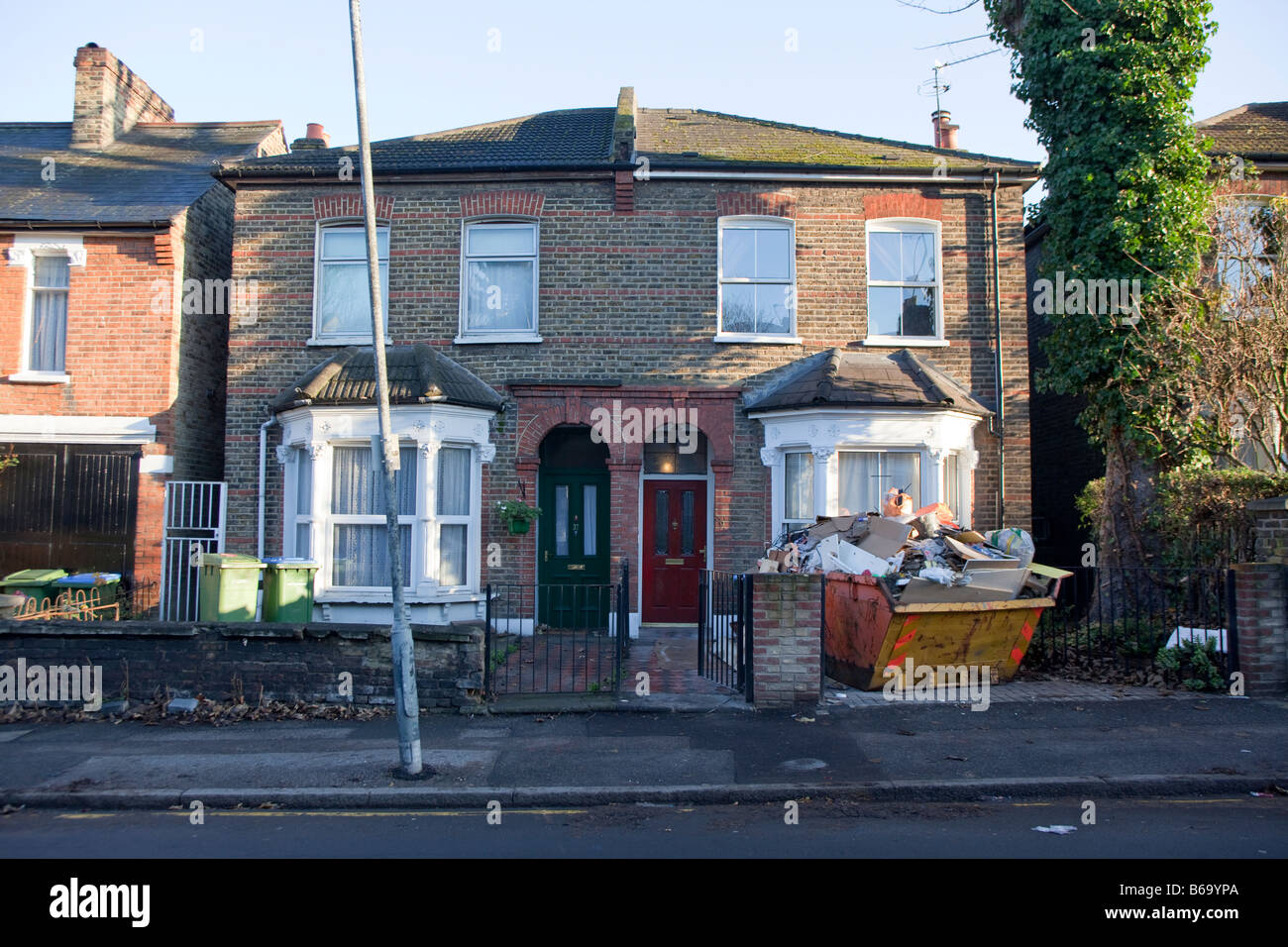 Victorian semi detached house hi-res stock photography and images - Alamy