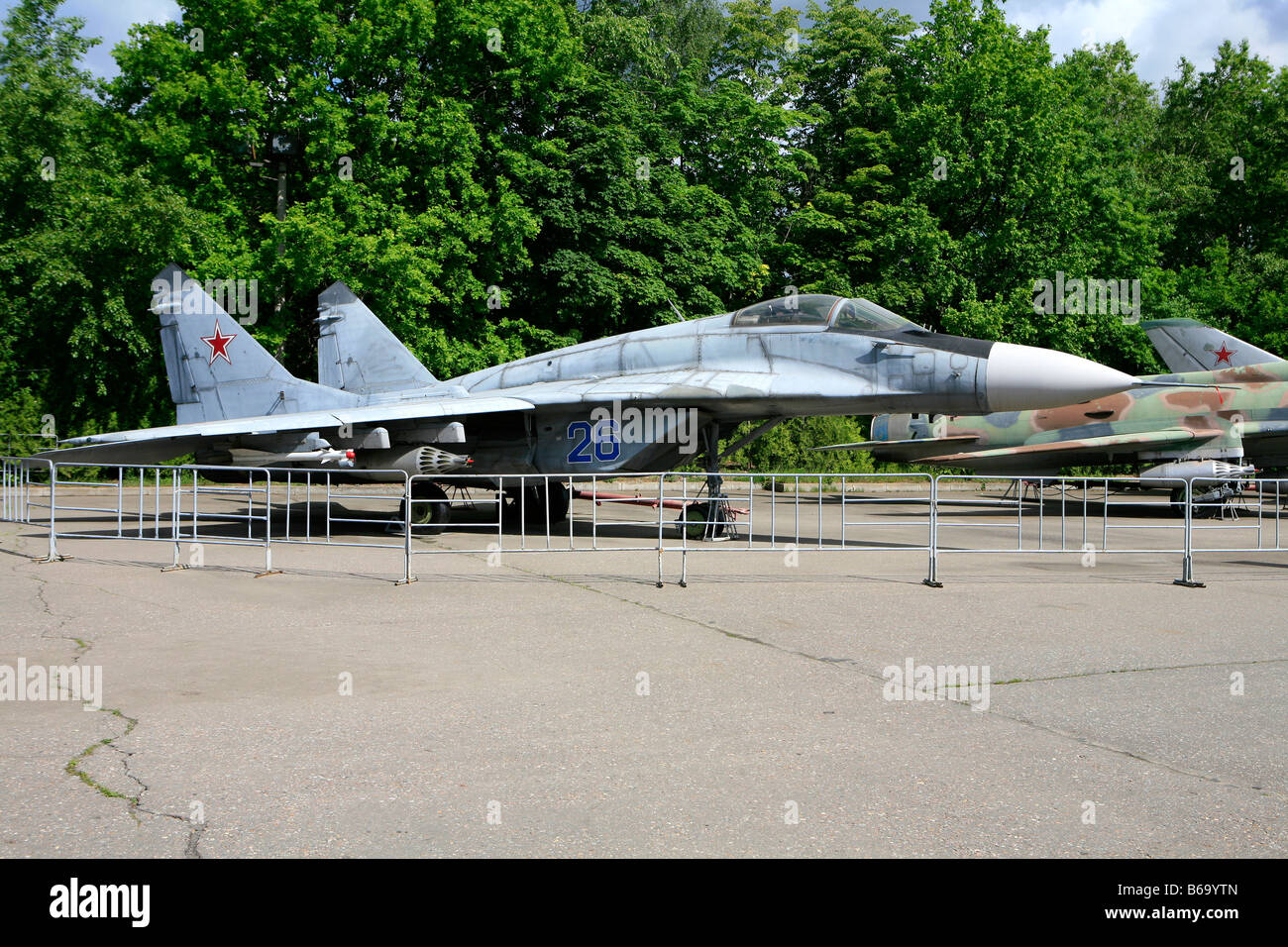 Sukhoi su 30 hi-res stock photography and images - Alamy