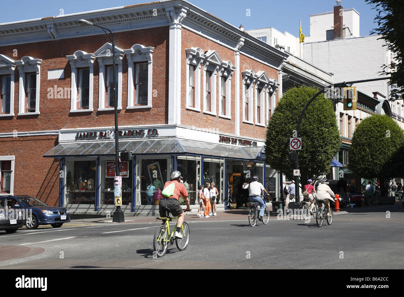 Vancouver island victoria government street hi-res stock photography ...