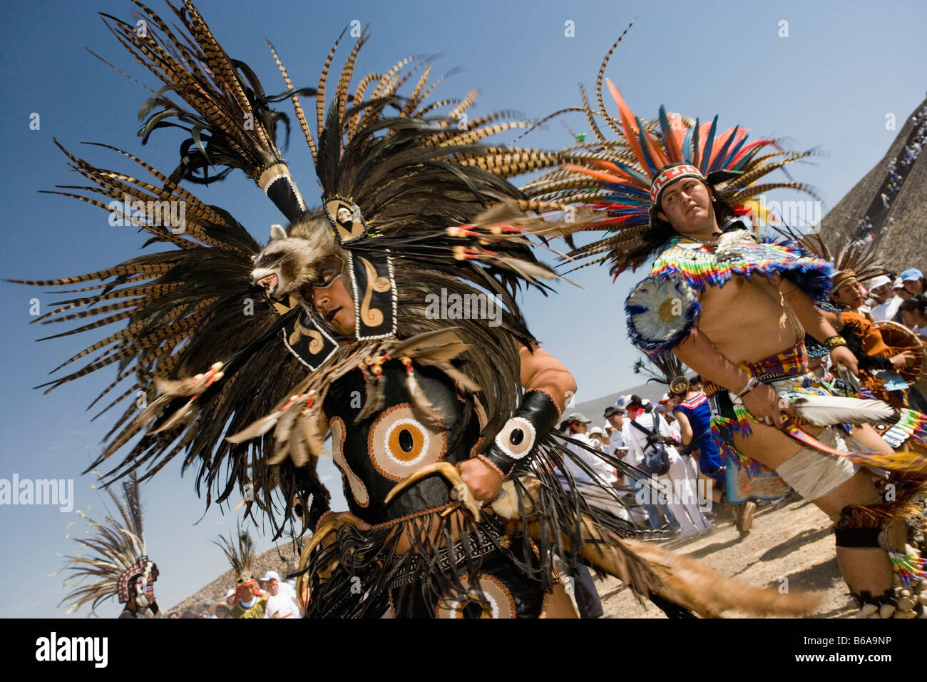 Mexico, Teotihuacan, Indian ruins. Vernal equinox. Beginning of spring. 21 March. People dressed in traditional indian costume Stock Photo