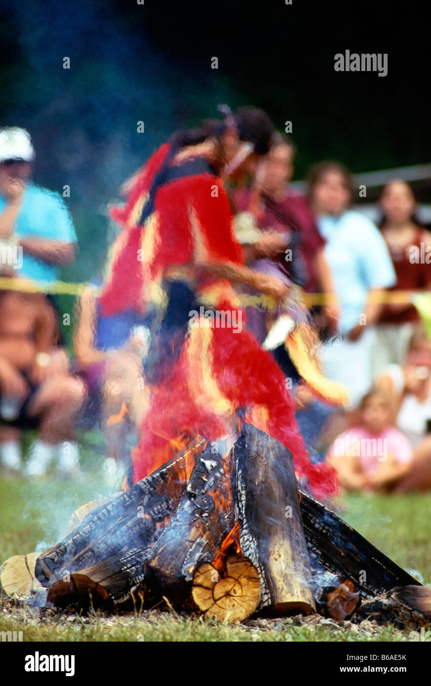 DANCER AT NATIVE AMERICAN INDIAN POW WOW, FORKSVILLE FAIRGROUNDS, SULLIVAN COUNTY, PENNSYLVANIA, USA Stock Photo