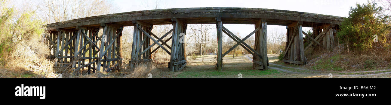 Wooden railroad bridge hi-res stock photography and images - Alamy