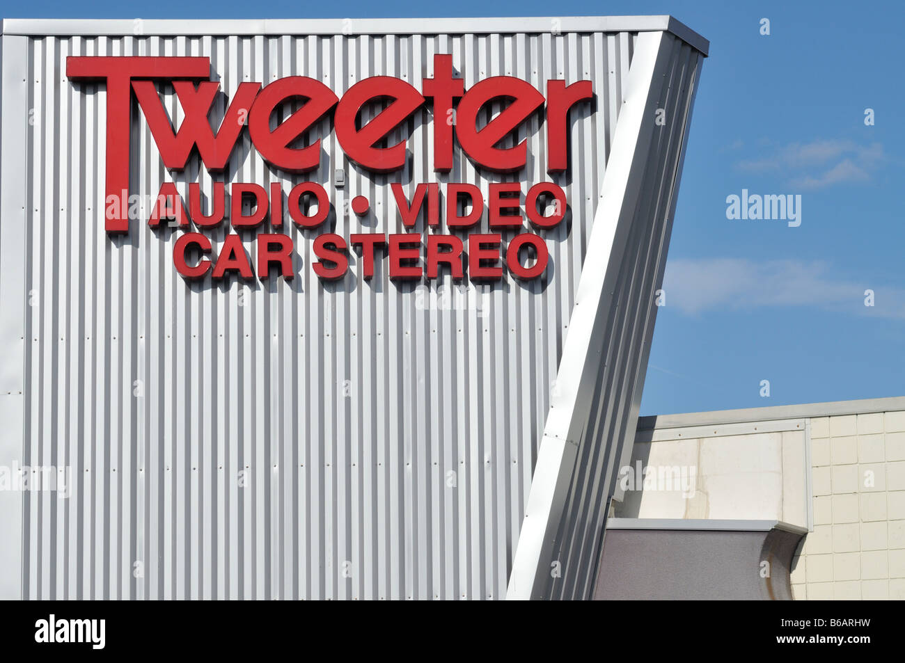 Tweeter store sign on building exterior Stock Photo Alamy