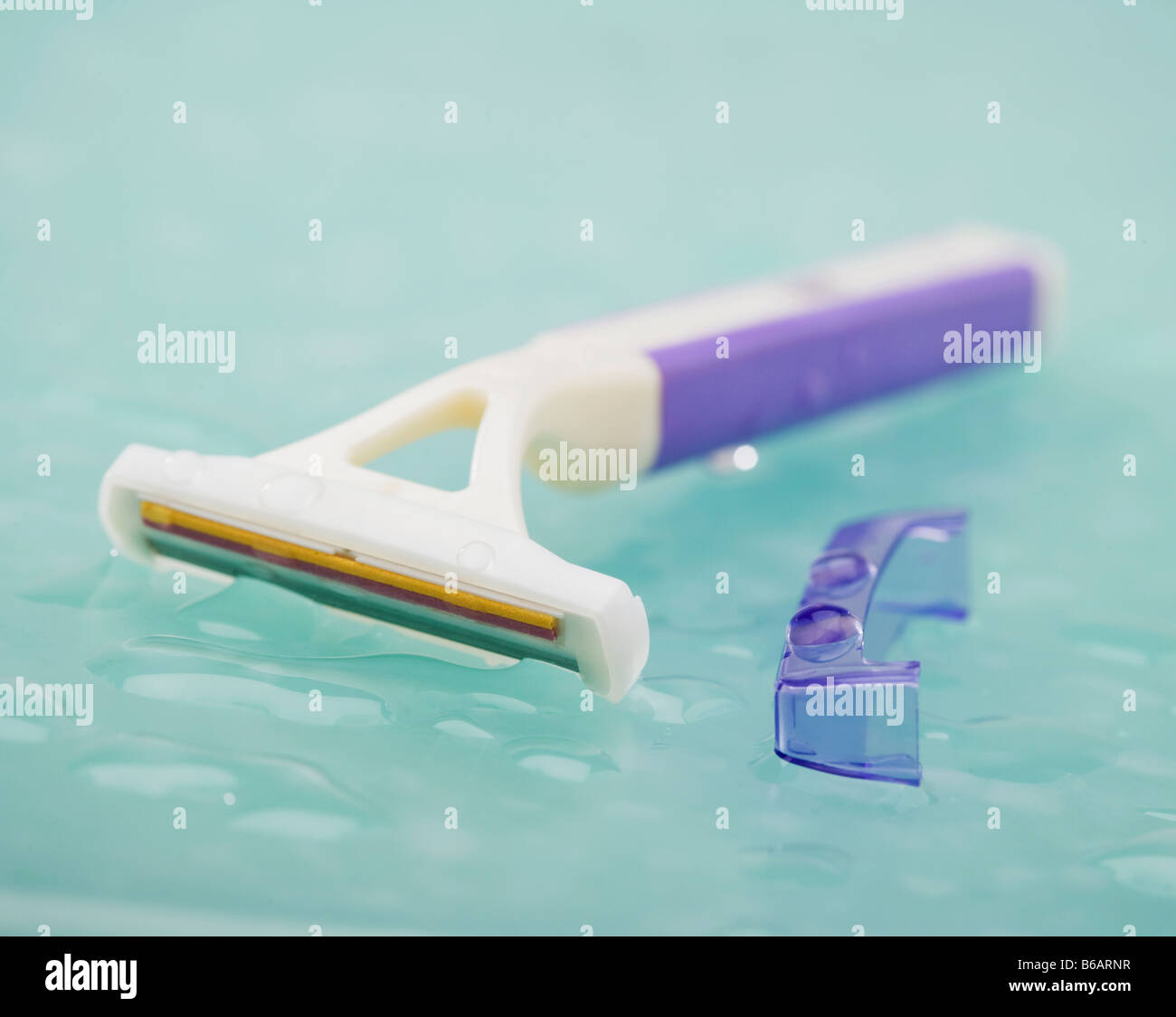 Girls Razor Body shot hi-res stock photography and images - Alamy