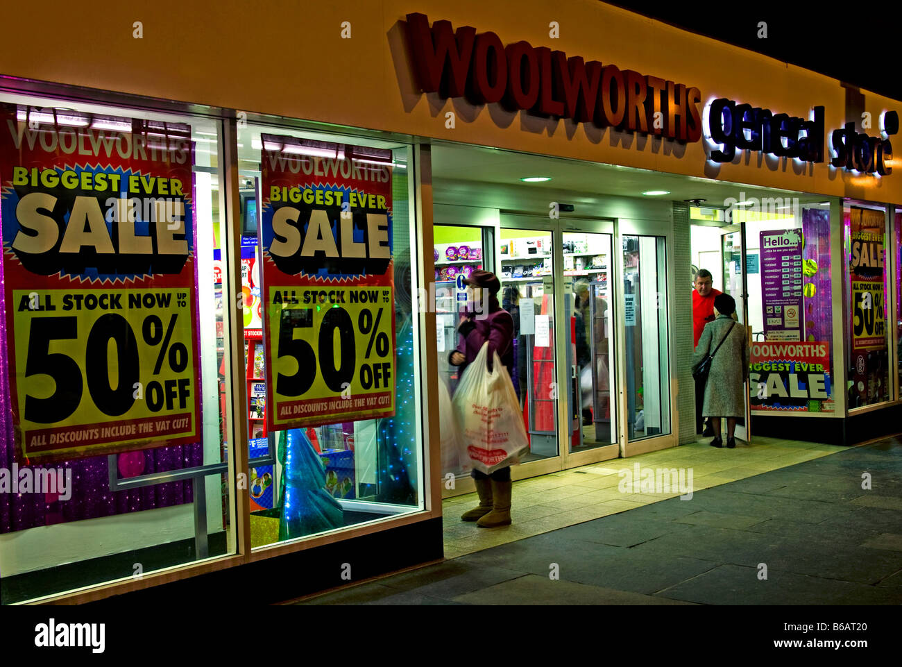 Woolworths shopping store which is in administration with Sale signs in the windows, Edinburgh, Scotland, UK, Europe Stock Photo