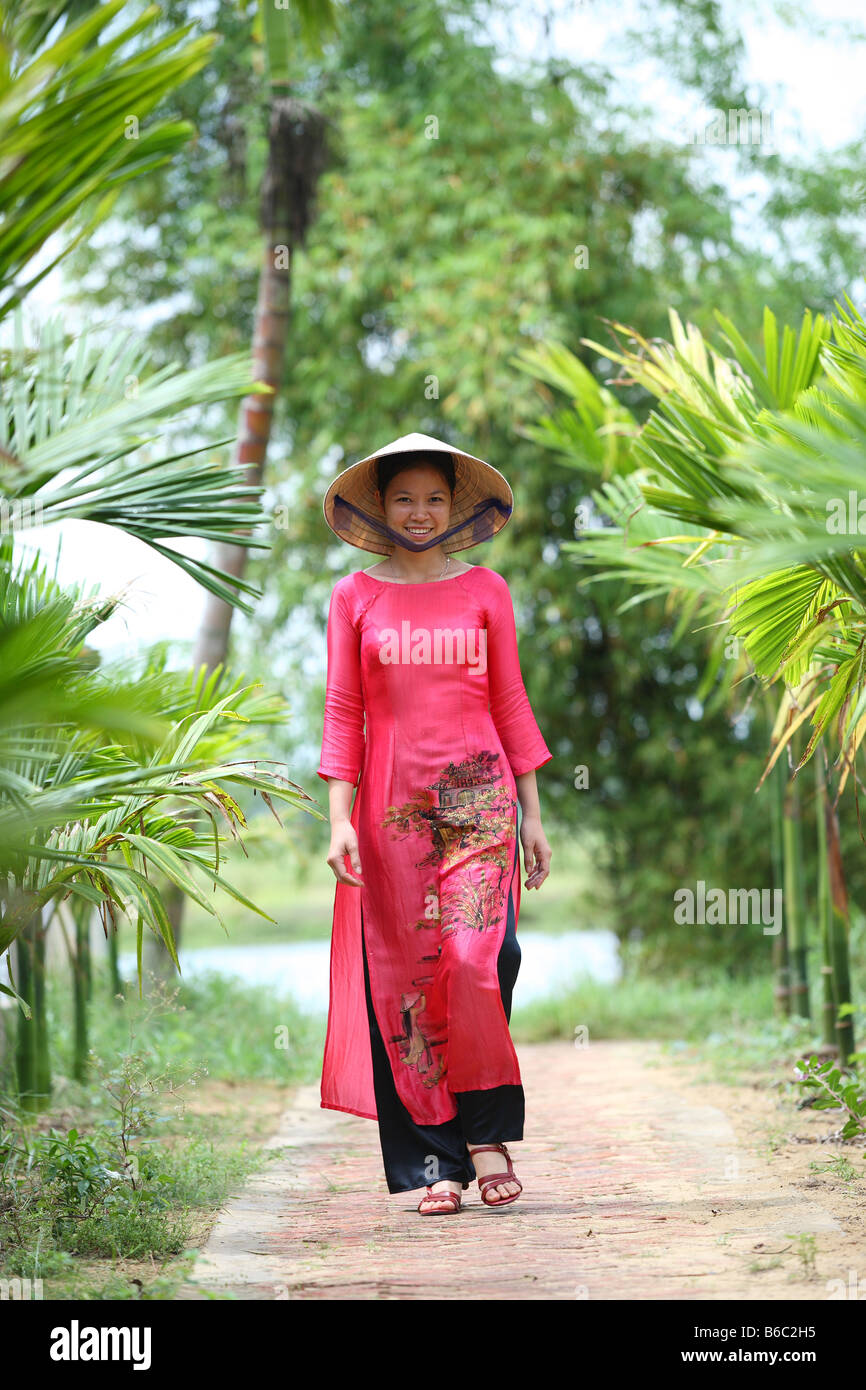 Vietnamese woman in traditional dress Stock Photo