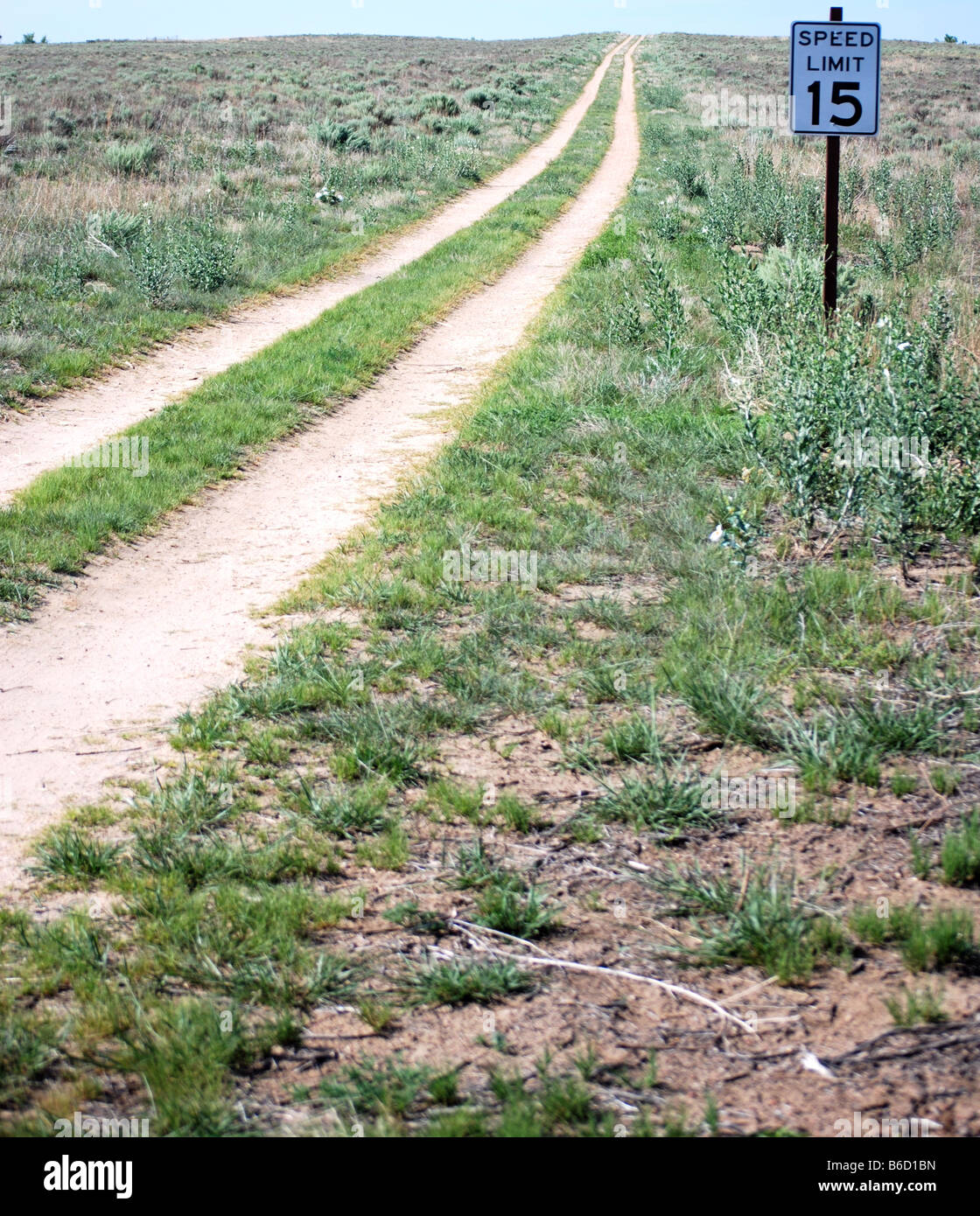 15 M p h Speed Limit Sign In The Middle Of Nowhere Stock Photo Alamy