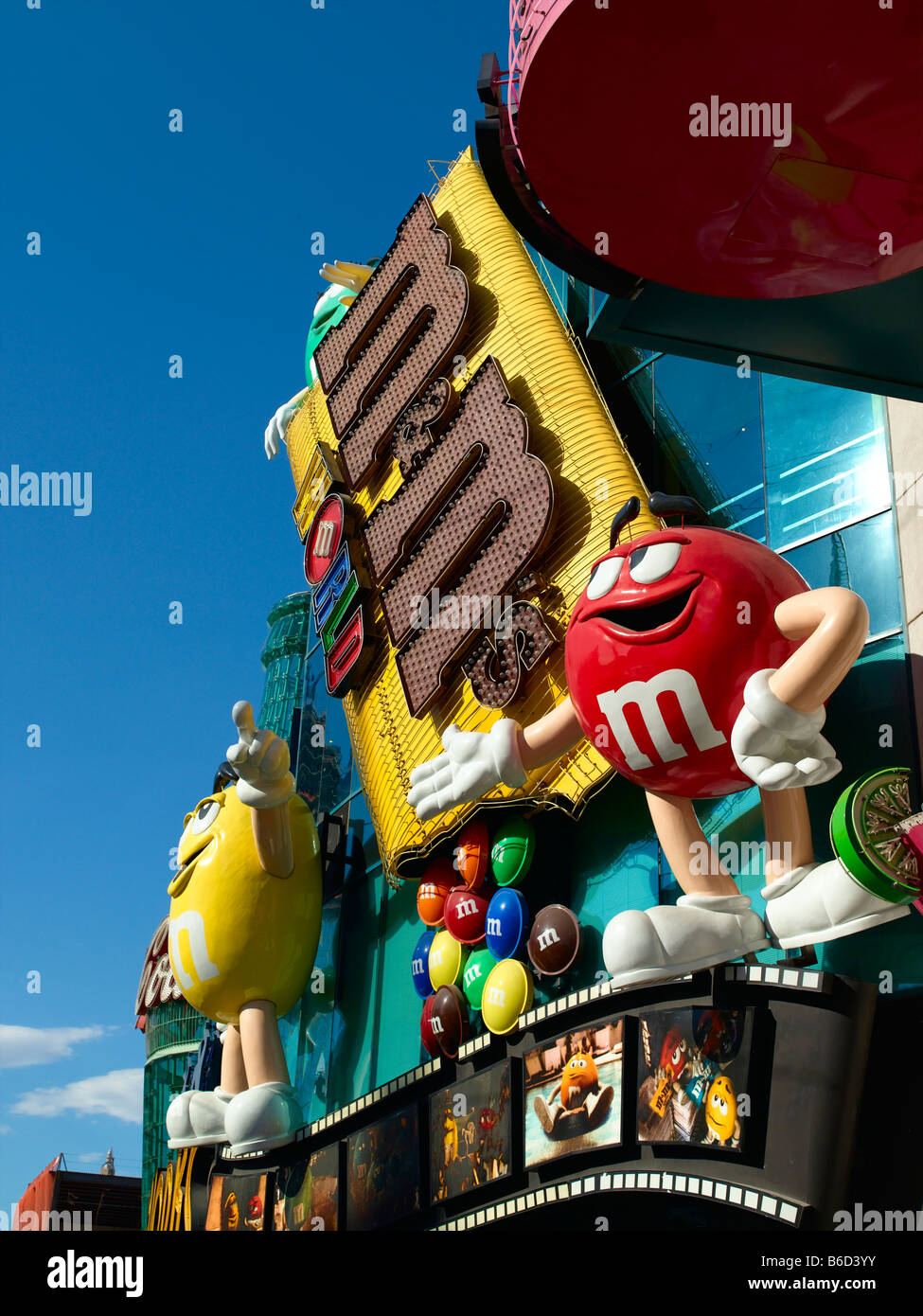 Las Vegas, JAN 8, 2021 - Night view of the Las Vegas North Premium Outlets  Stock Photo - Alamy