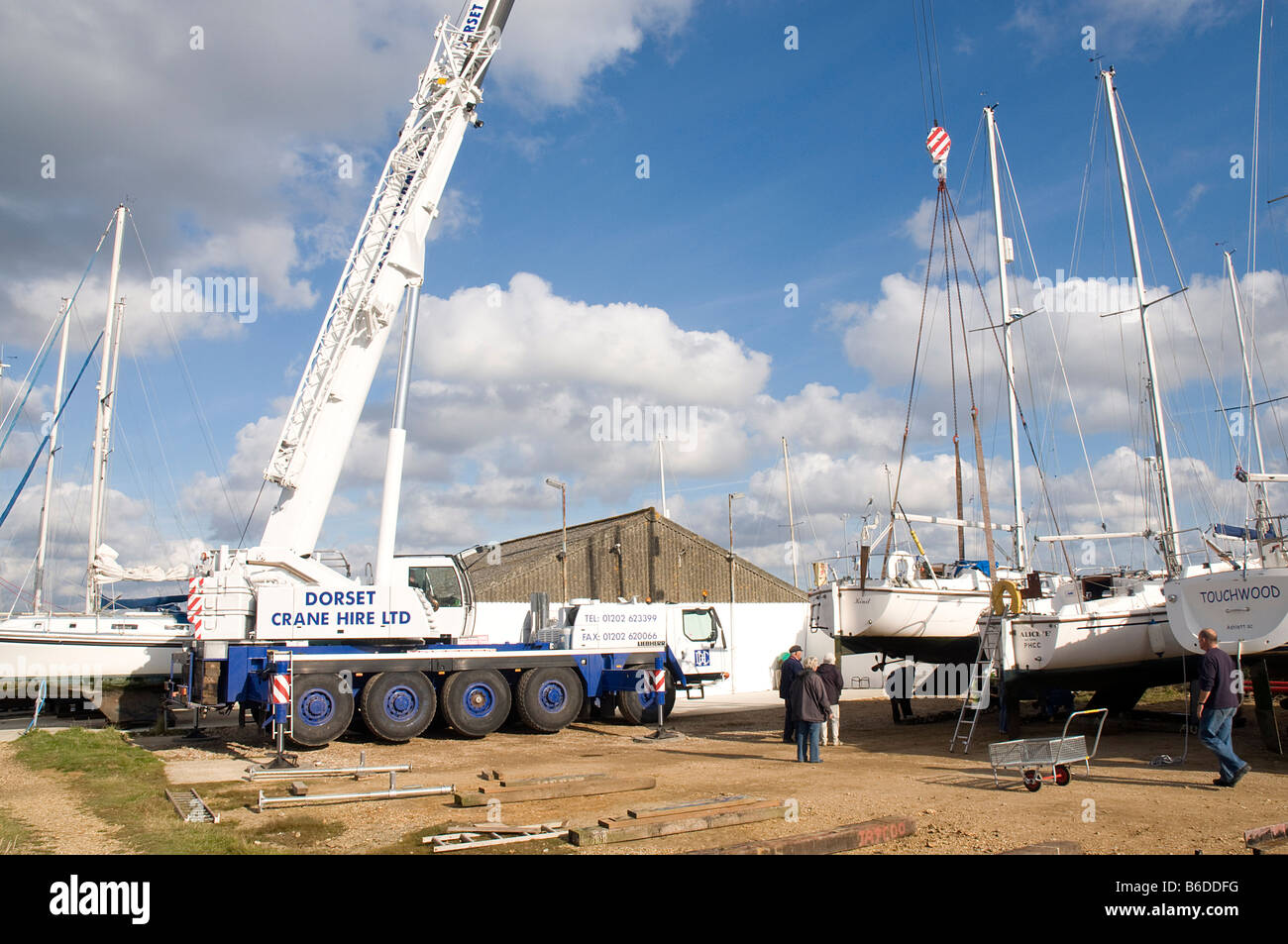 Mobile crane lift boat hi-res stock photography and images - Alamy