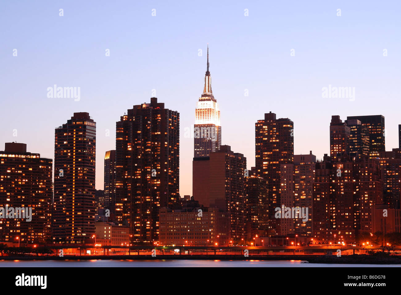 Midtown Manhattan skyline at Night Lights, NYC Stock Photo - Alamy