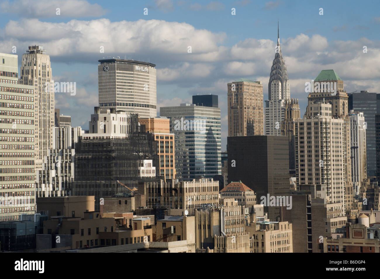 Tops of skyscrapers hi-res stock photography and images - Alamy