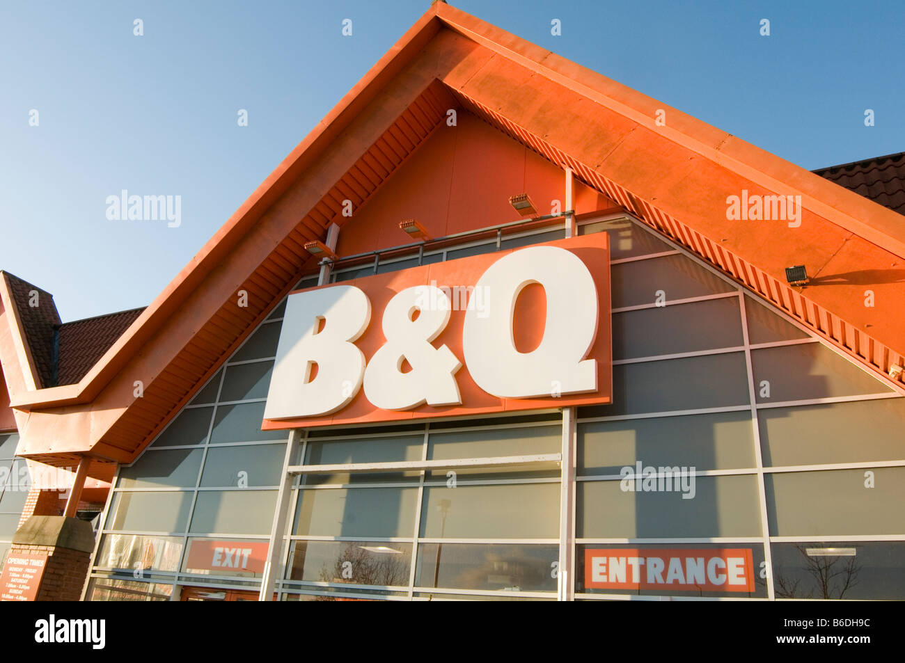 B and q logo hires stock photography and images Alamy