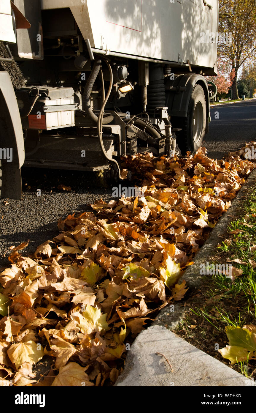 Street sweeper sweeping streets hi-res stock photography and images - Alamy