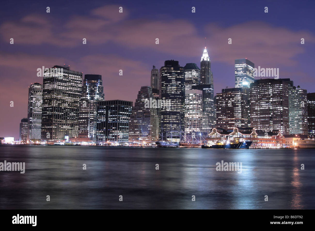 Lower manhattan skyline night hi-res stock photography and images - Alamy