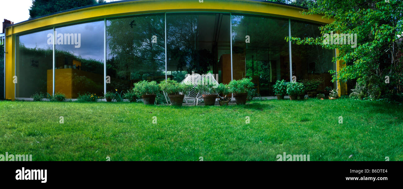 Rogers House Wimbledon Front View Of Double Glazed Windows Garden Stock Photo